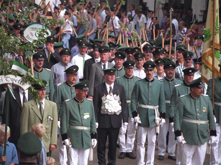 1999_549_Antreten Tanzboden