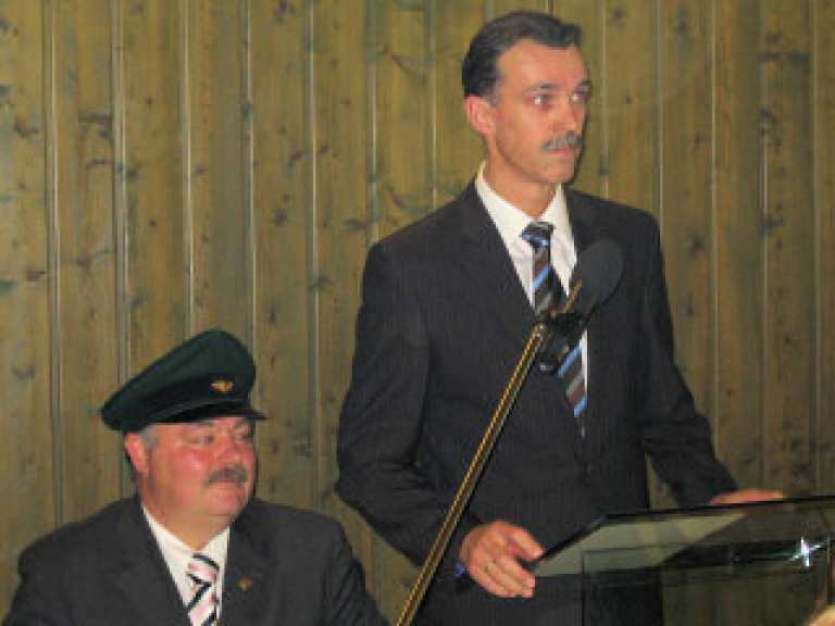 Ordensübergabe 2007 - Schützenkönig Leutnant Michael Neu Ordensübergabe 2007 - Schützenkönig Leutnant Michael Neu