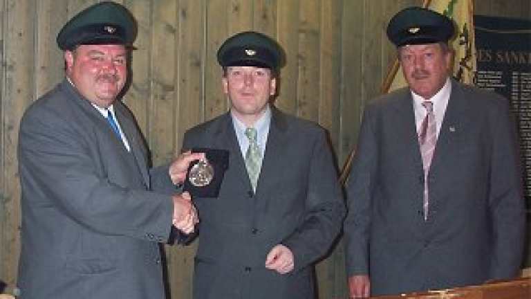 Ordensübergabe 2000 - Major Paul Imhäuser, Schützenkönig Dr. Burkhard Ledig & Hauptmann Theo Süttmann