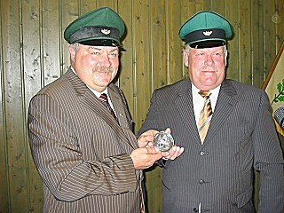 Ordensübergabe 2005 - Major Paul Imhäuser & Schützenkönig Martin Valpertz