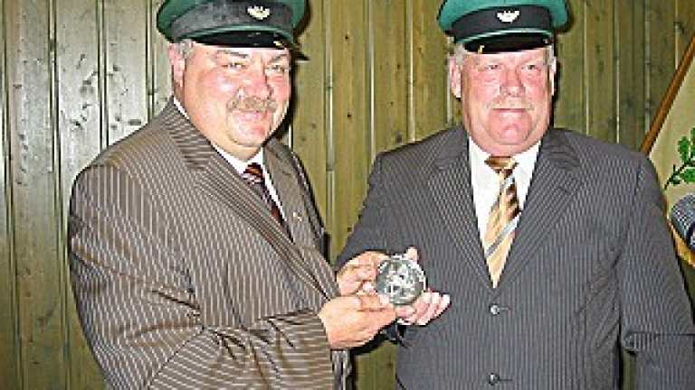 Ordensübergabe 2005 - Major Paul Imhäuser & Schützenkönig Martin Valpertz