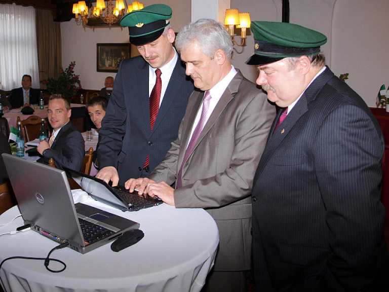 OLYMPUS DIGITAL CAMERA OLYMPUS DIGITAL CAMERA