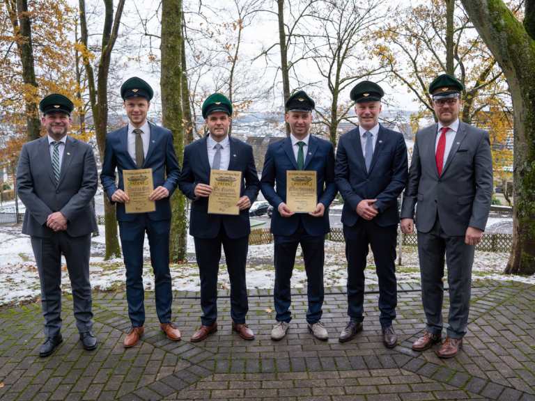 Die neuen Mitglieder des Vorstands , Lt. Sebastian Ohm, Lt. Tim Löschner und Lt. Dennis Stolzenberg.