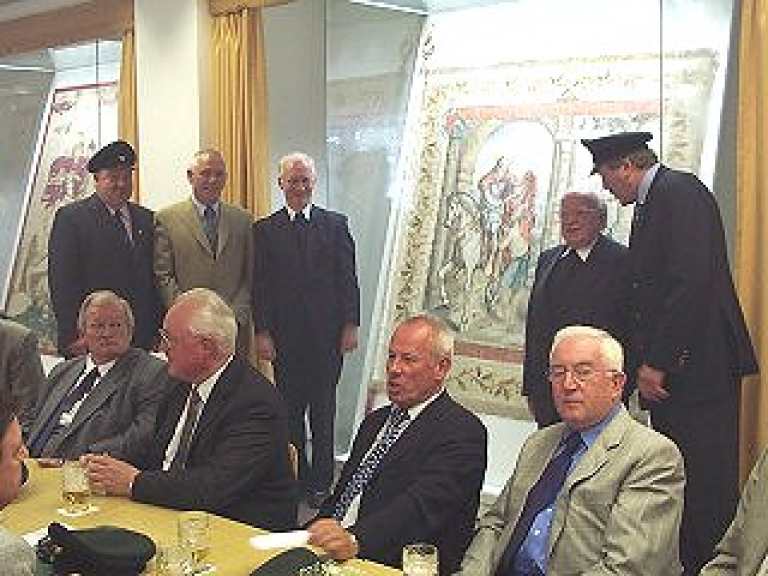 Ordensübergabe 2001