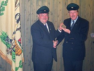 Ordensübergabe 2001 - Schützenkönig Major Paul Imhäuser & Hauptmann Theo Süttmann