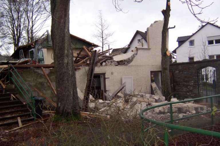 Neubau Schwarzes Zelt Neubau Schwarzes Zelt