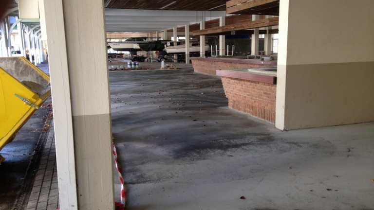 Neuer Estrich im Hauptzelt 2016