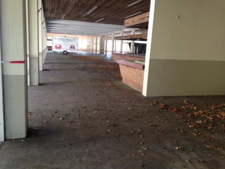 Neuer Estrich im Hauptzelt 2016 Neuer Estrich im Hauptzelt 2016