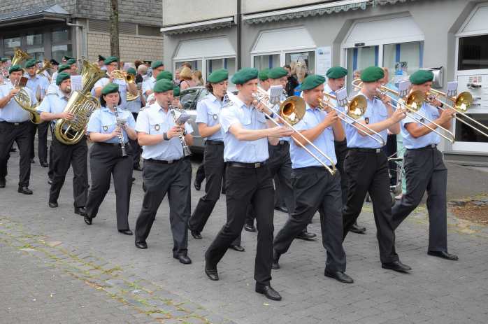 Olper Schuetzenfest - Bundeswehr