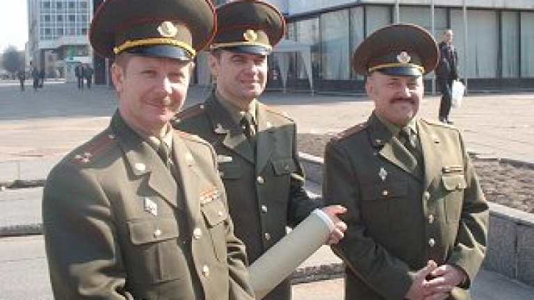 Oberst Fjodorow, Oberstleutnant Woropajev, Oberst Bersan