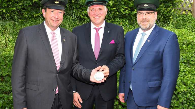 Ordensübergabe Schützenkönig Horst Peter Becker Fronleichnam