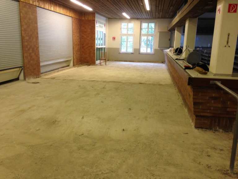 Neuer Estrich im Hauptzelt 2016 Neuer Estrich im Hauptzelt 2016