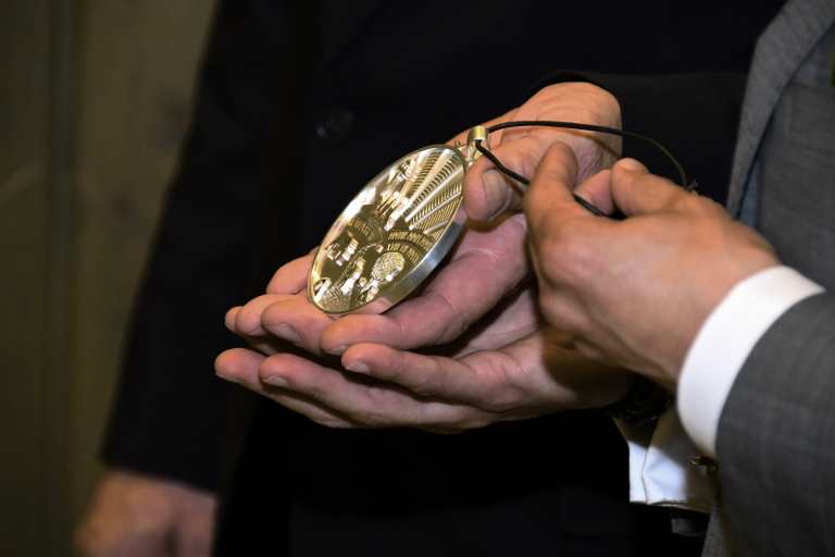 Ordensübergabe von Stephan Neuhaus